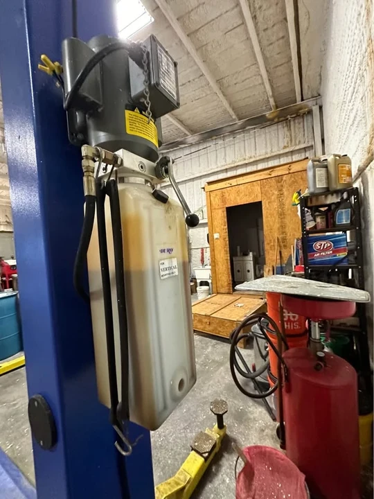 Parts & Memorabilia Tools - Image 2 of 2