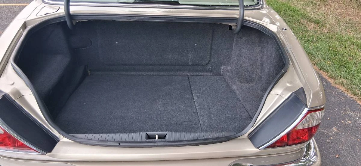 1998 Jaguar X308 XJ - Image 8 of 21