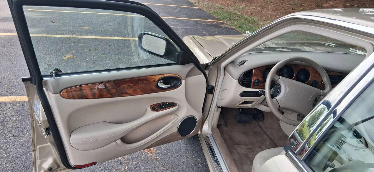1998 Jaguar X308 XJ - Image 15 of 21