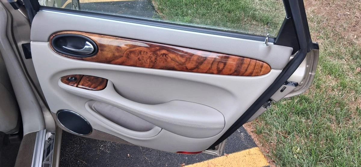 1998 Jaguar X308 XJ - Image 12 of 21