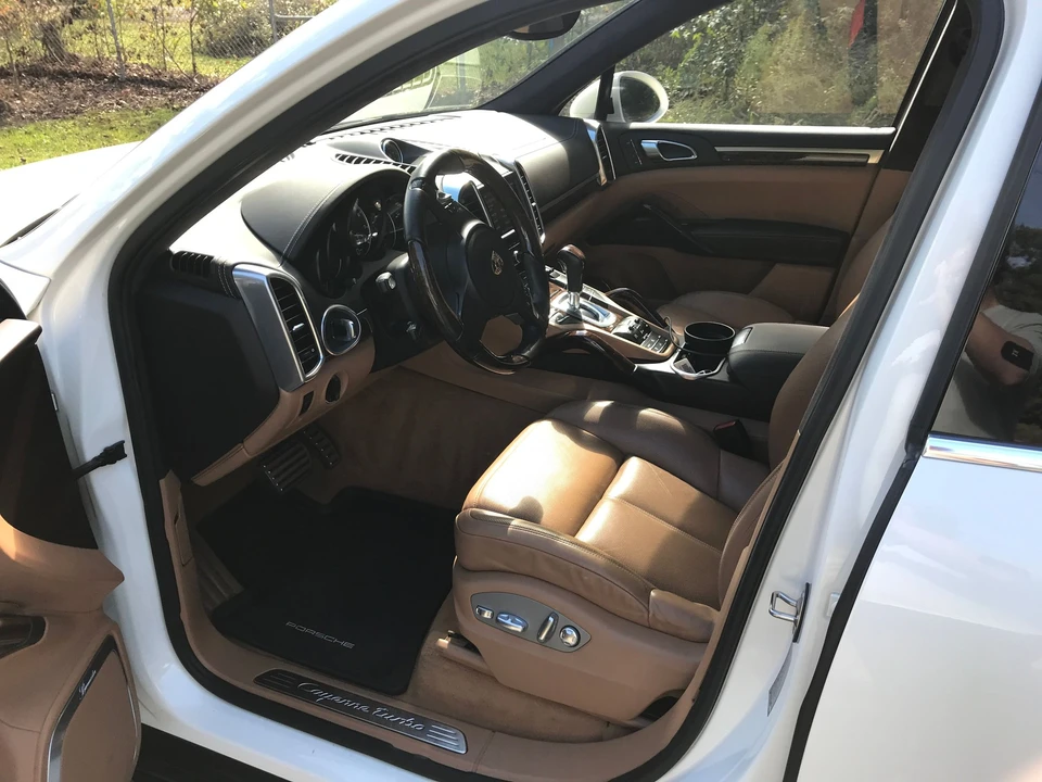 2011 Porsche 958 Cayenne Turbo - Image 10 of 23
