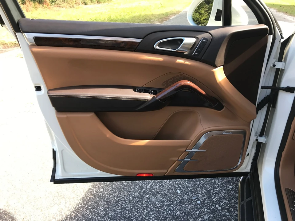 2011 Porsche 958 Cayenne Turbo - Image 11 of 23