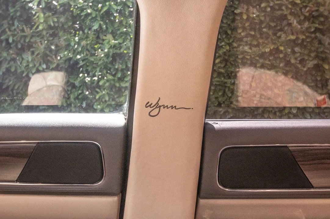 2017 Lincoln Continental 10th Gen - Image 13 of 17