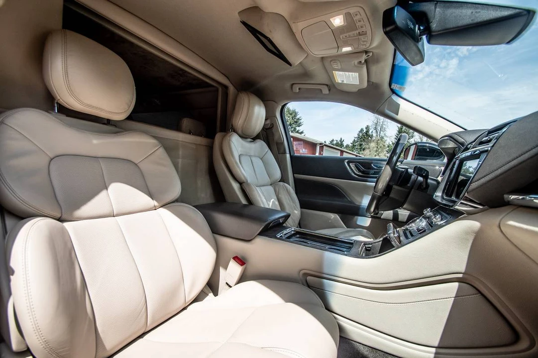 2017 Lincoln Continental 10th Gen - Image 11 of 17