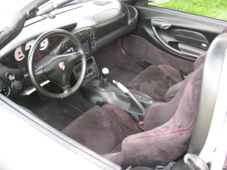 2001 Porsche 986 Boxster - Image 15 of 31