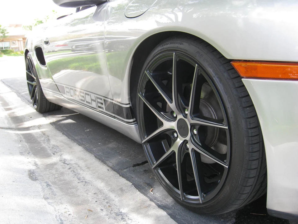 2001 Porsche 986 Boxster - Image 25 of 31