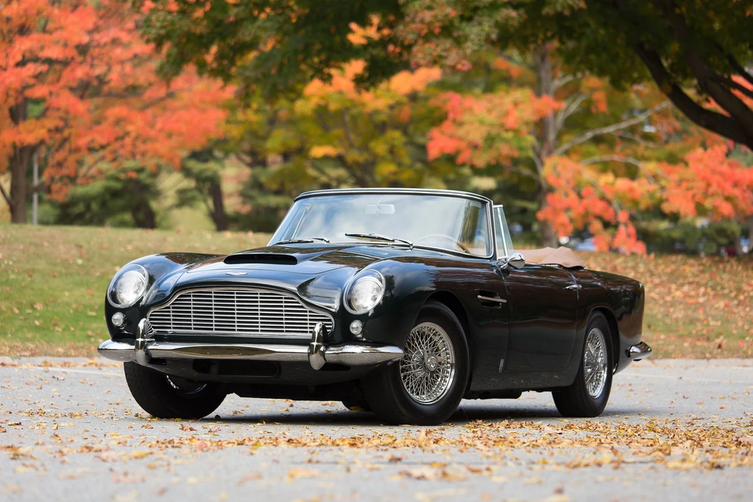 Aston Martin DB5 Convertible - Image 2 of 21