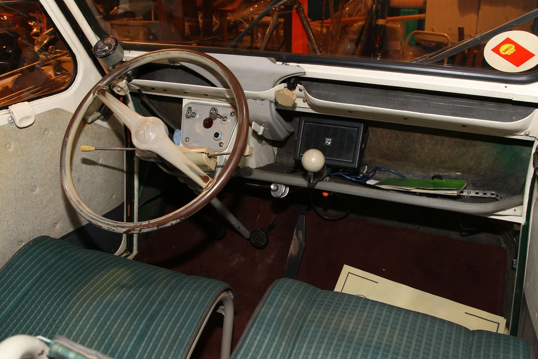 1962 Citroen 2CV - Image 5 of 5