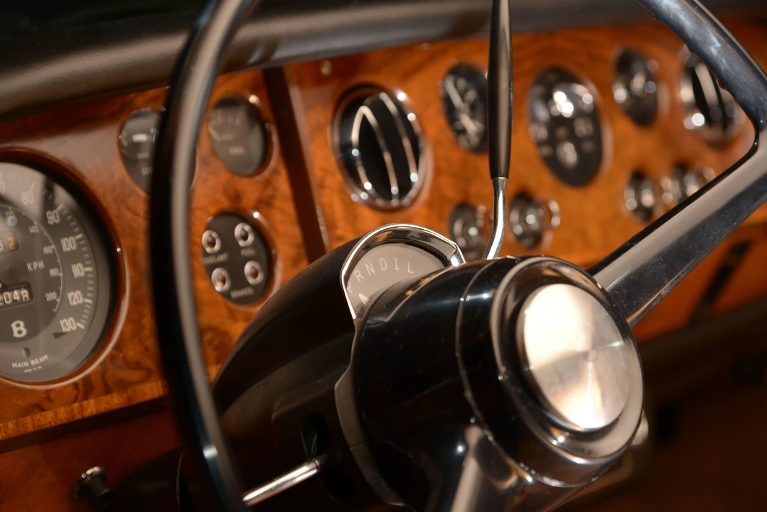 Bentley T1 - Image 2 of 31