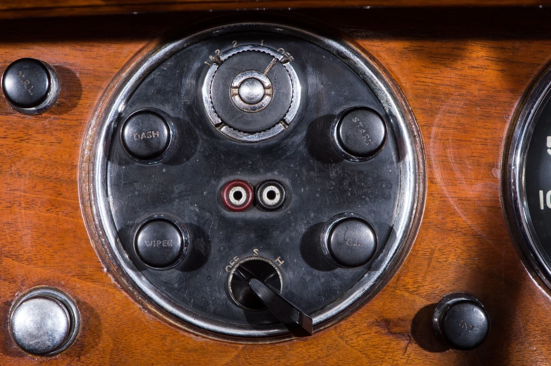 Lagonda - Image 13 of 31