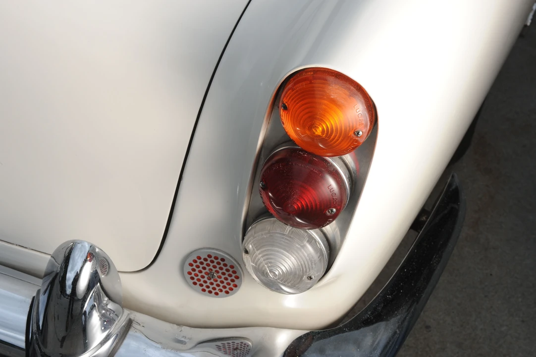 1963 Aston Martin DB4 Vantage - Image 3 of 15