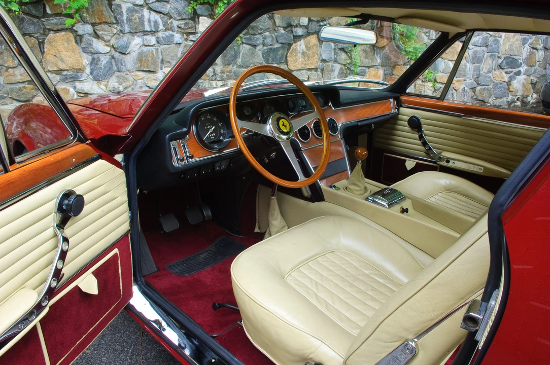 1967 Ferrari 330 GT 2+2 - Image 9 of 11
