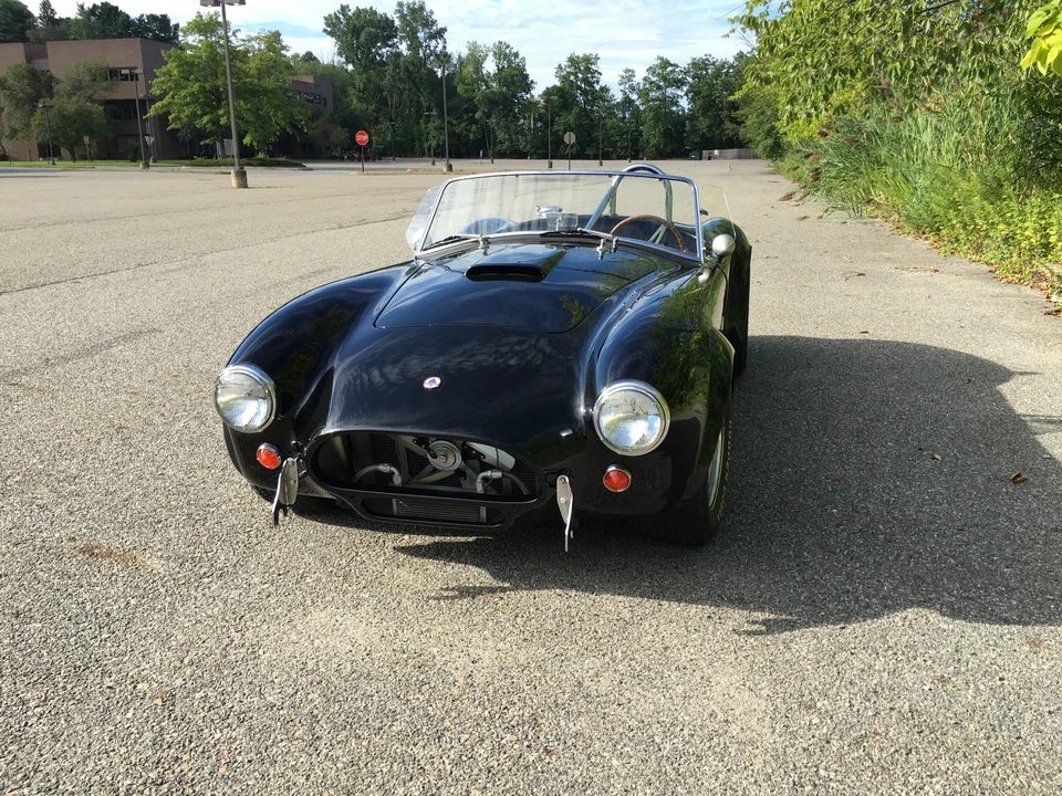 Shelby Cobra Replica - Image 4 of 31