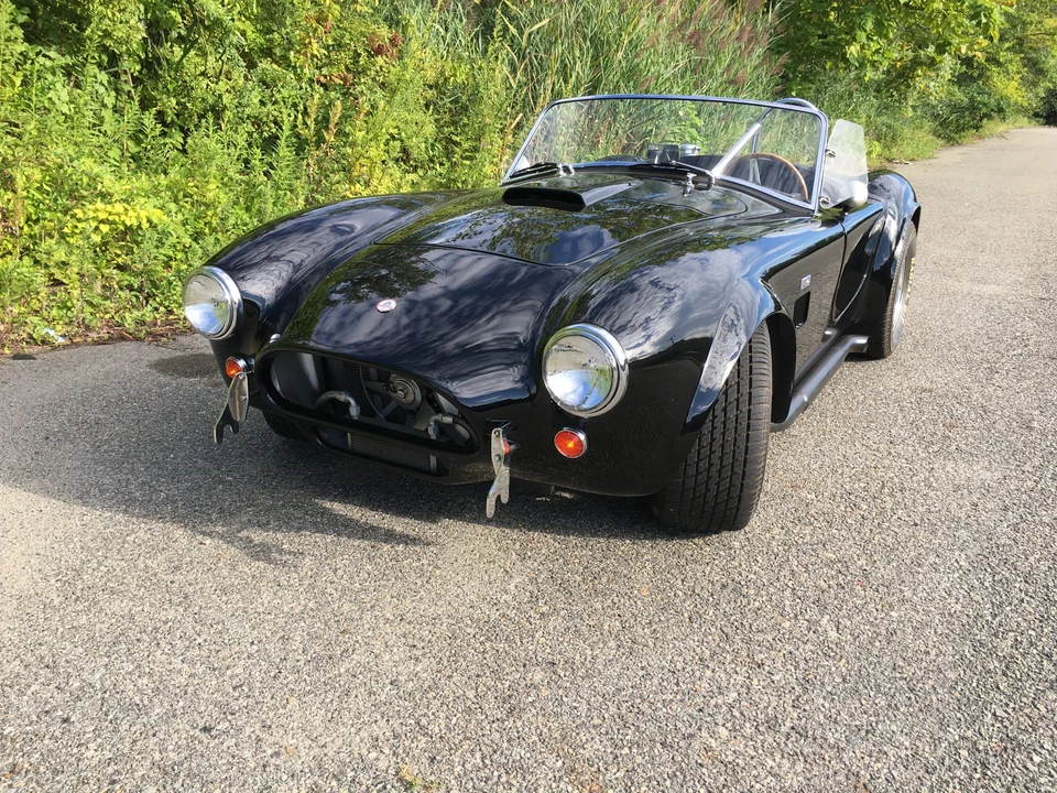 Shelby Cobra Replica - Image 15 of 31