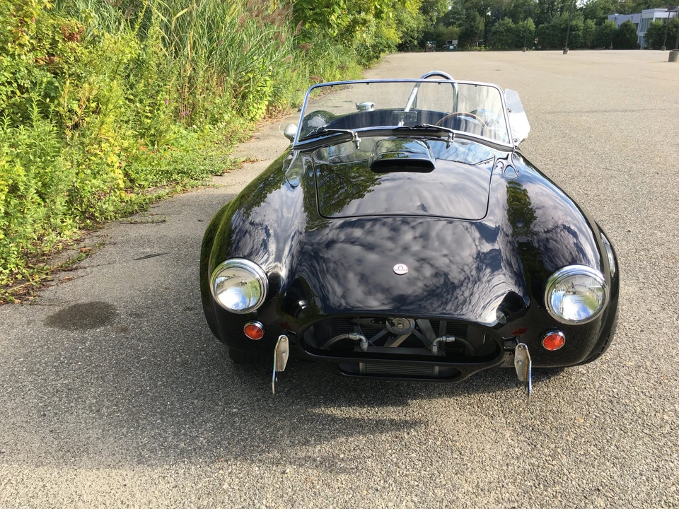 Shelby Cobra Replica - Image 14 of 31