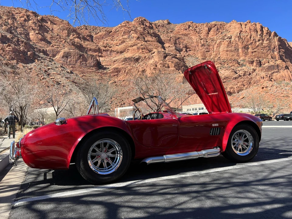 Shelby Cobra Replica - Image 11 of 31