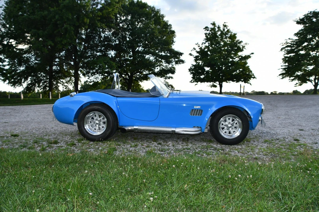 Shelby Cobra Replica - Image 19 of 31