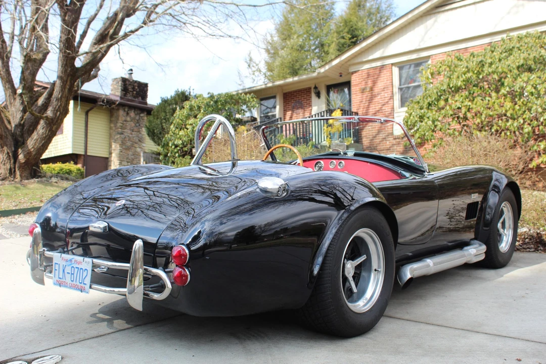 Shelby Cobra Replica - Image 10 of 31