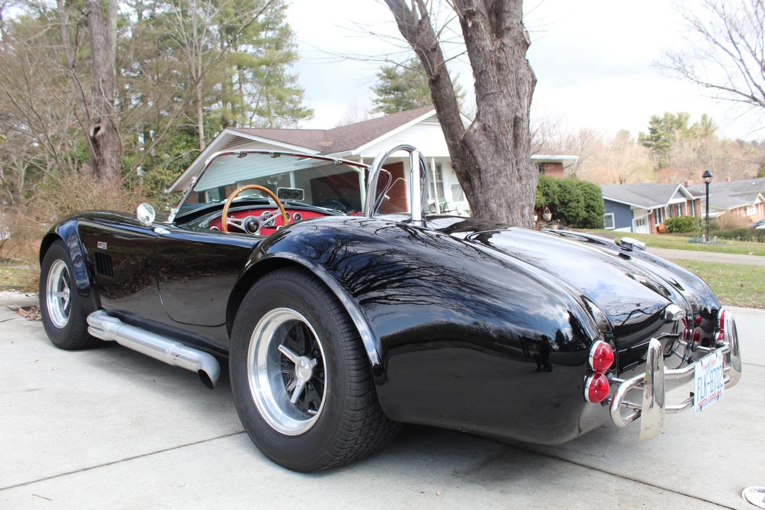 Shelby Cobra Replica - Image 14 of 31