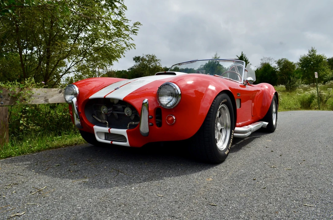 Shelby Cobra Replica - Image 2 of 31