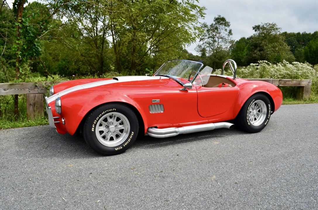 Shelby Cobra Replica - Image 10 of 31