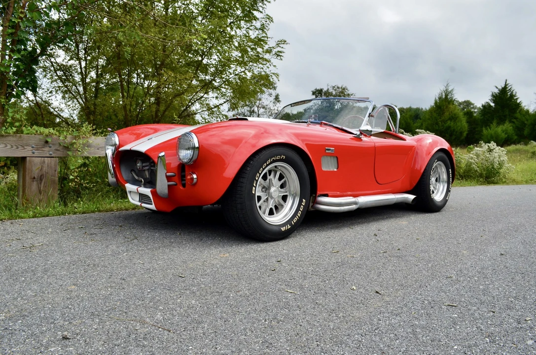 Shelby Cobra Replica - Image 9 of 31