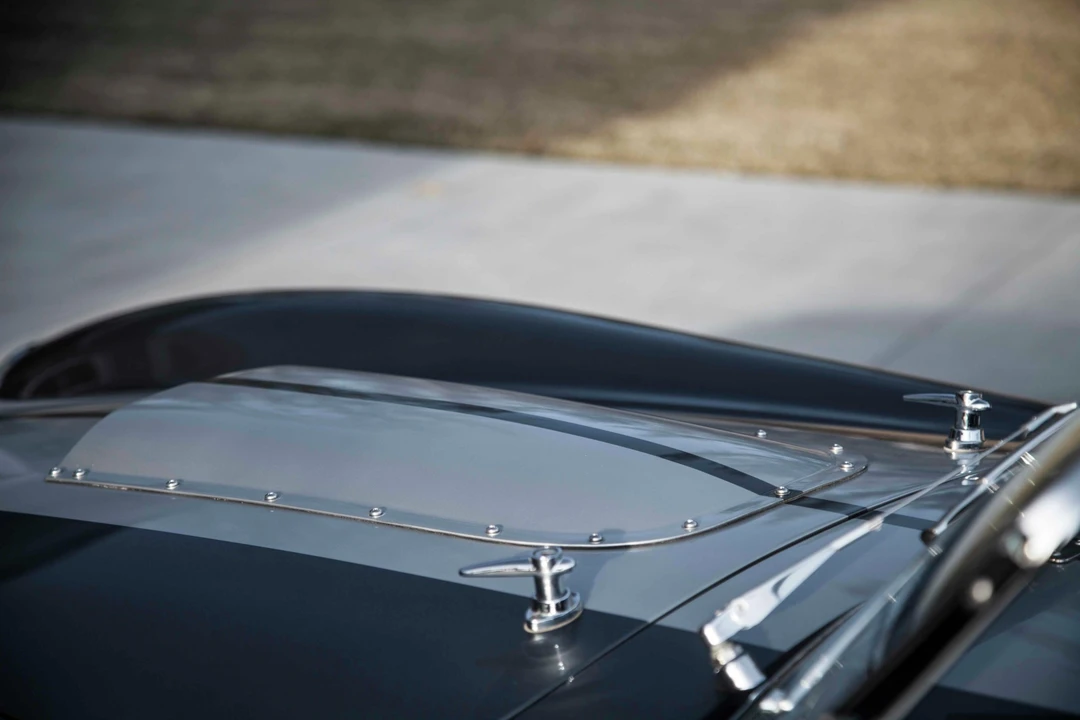 Shelby Cobra Replica - Image 8 of 31