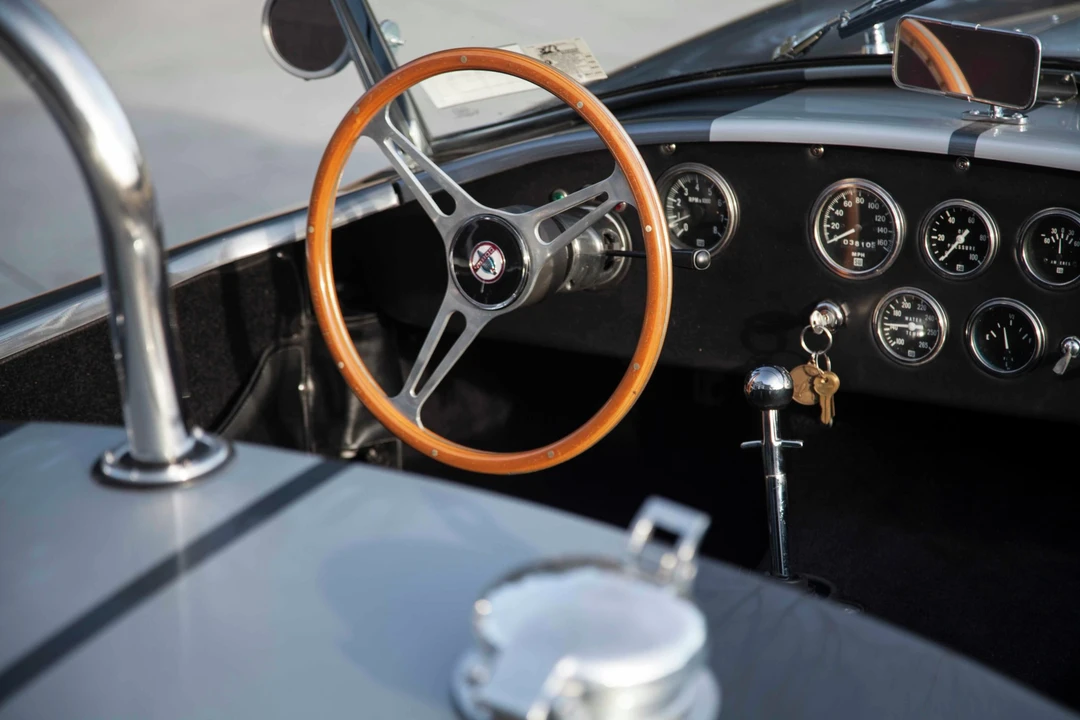 Shelby Cobra Replica - Image 25 of 31