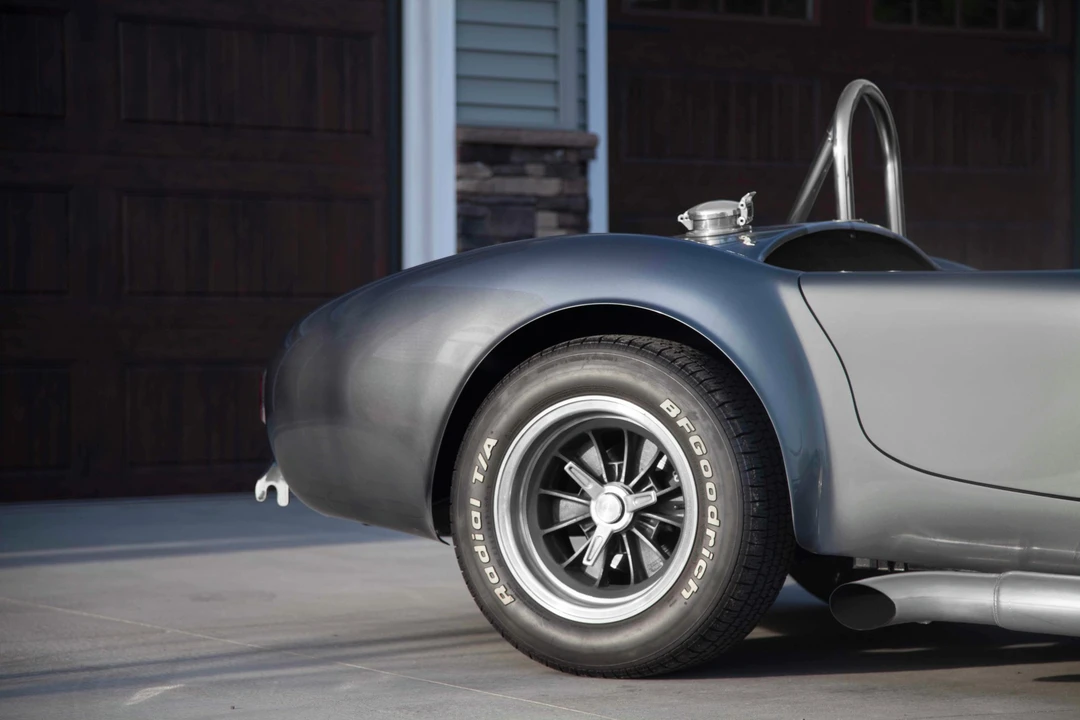 Shelby Cobra Replica - Image 7 of 31