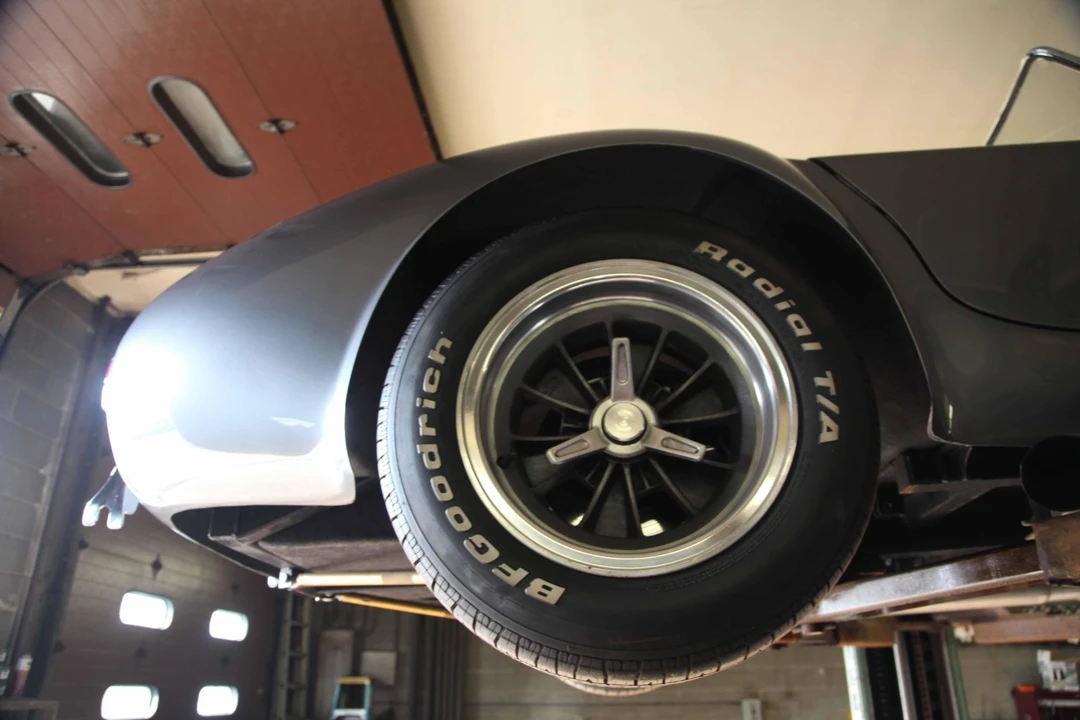 Shelby Cobra Replica - Image 9 of 31