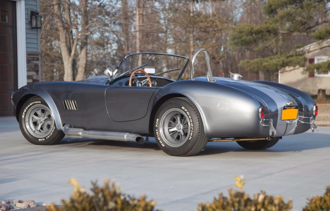 Shelby Cobra Replica - Image 2 of 31