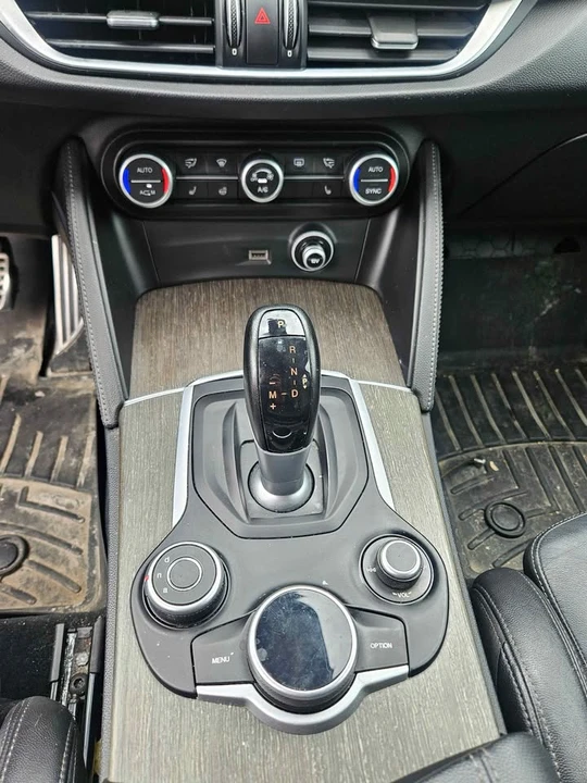 2018 Alfa Romeo Stelvio - Image 7 of 10