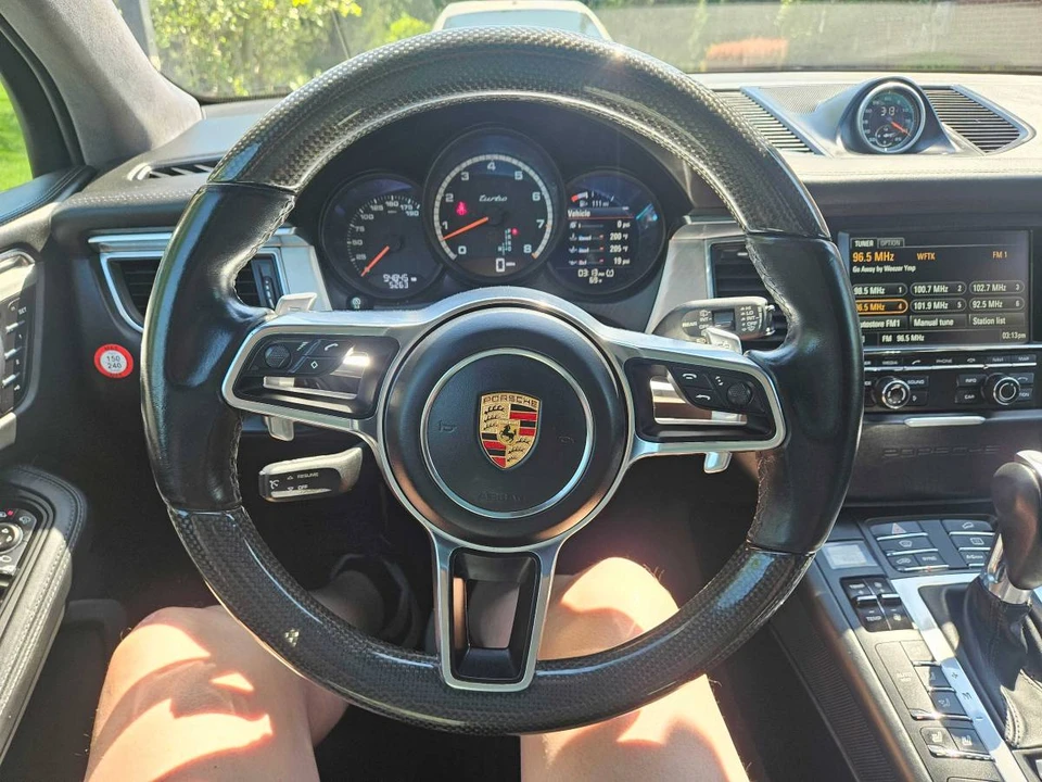 2015 Porsche Macan Turbo - Image 13 of 19