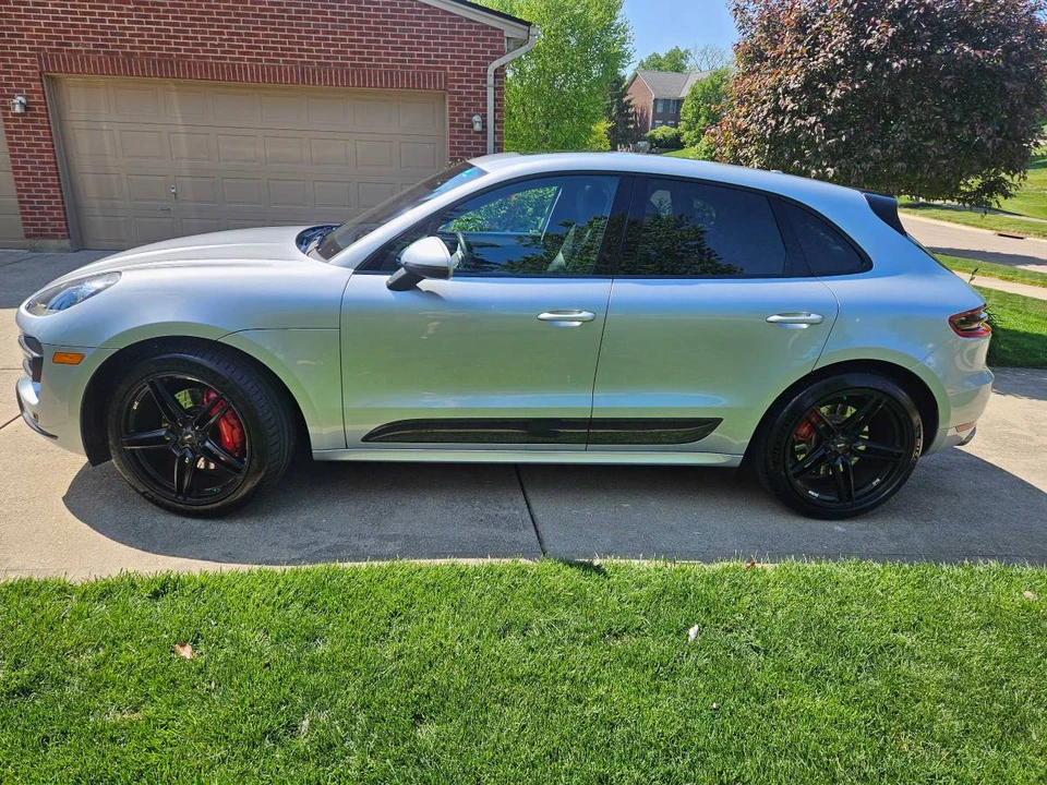 2015 Porsche Macan Turbo - Image 5 of 19