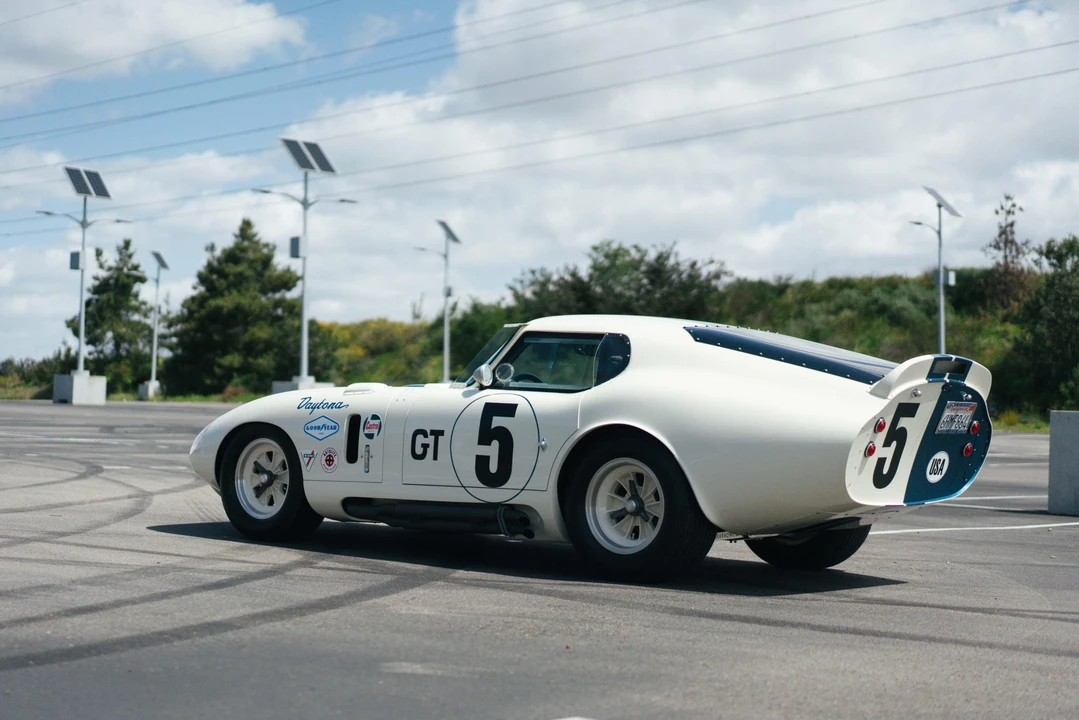 Shelby Daytona Replica - Image 7 of 31