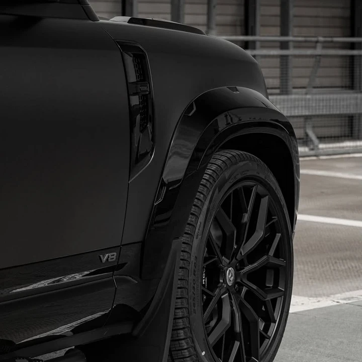 Land Rover Defender - Image 8 of 10