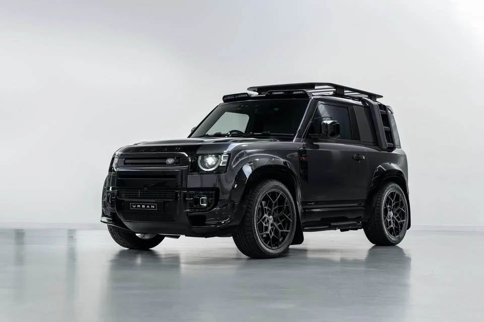 Land Rover Defender - Image 2 of 10
