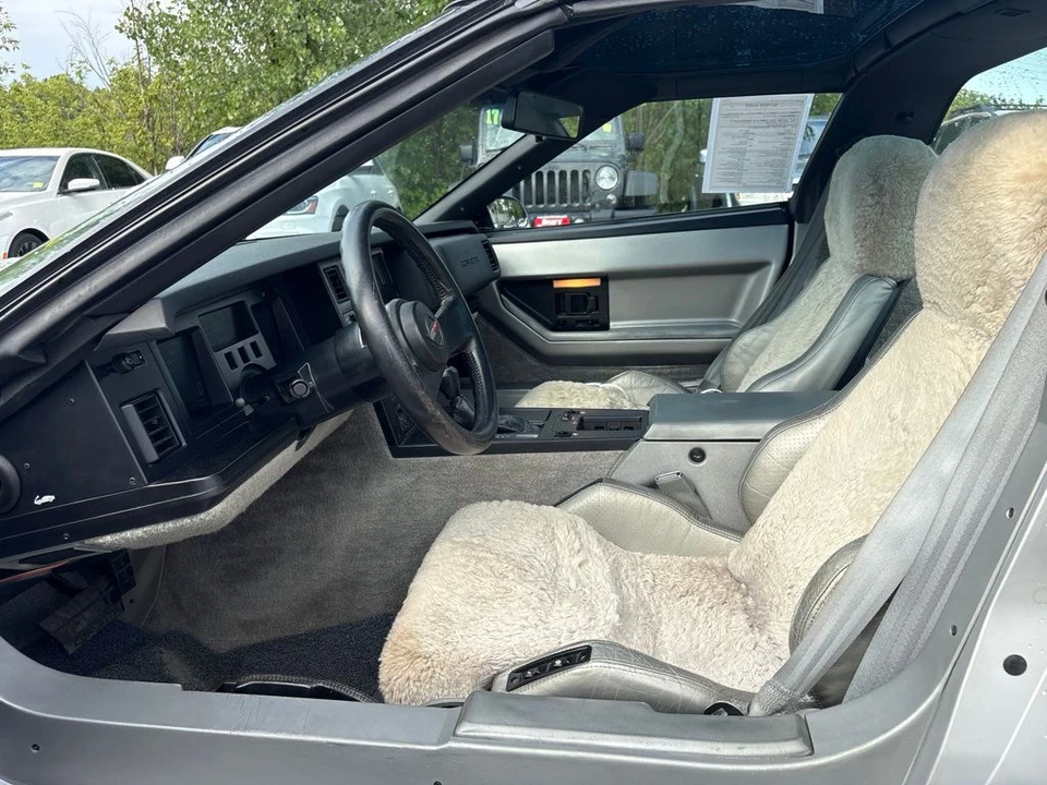 1987 Chevrolet Corvette C4 - Image 6 of 12