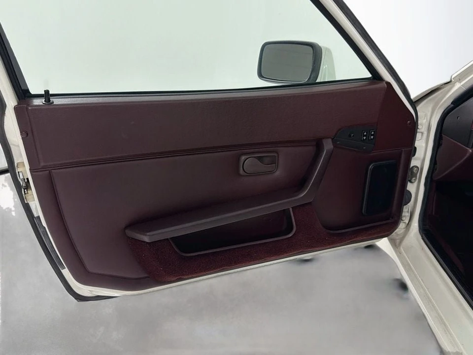 1988 Porsche 944 S - Image 15 of 31