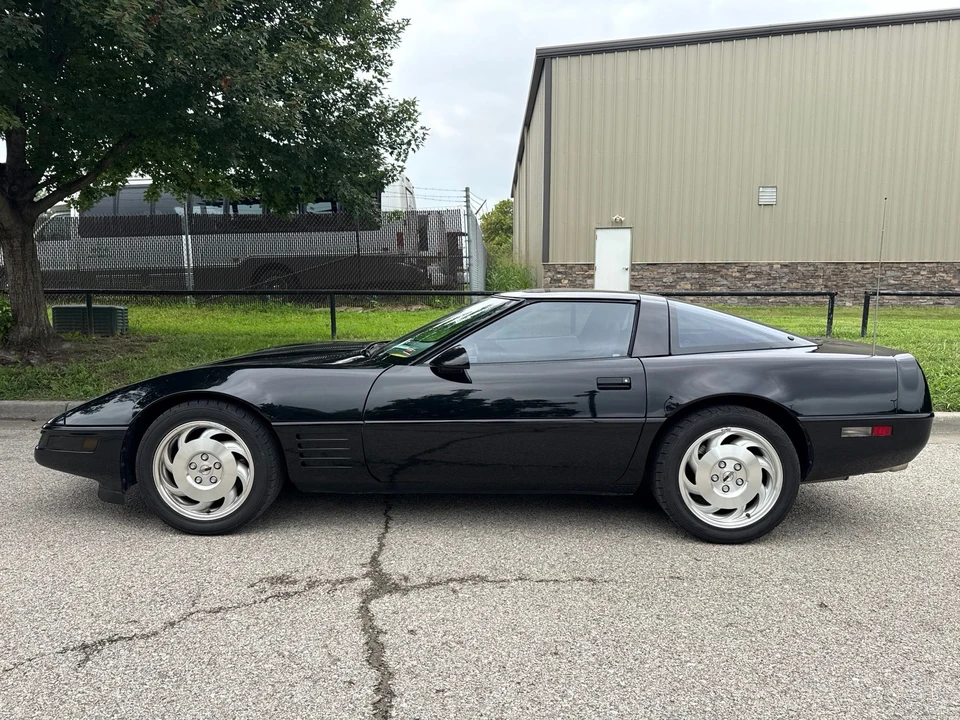 1994 Chevrolet Corvette C4 - Image 9 of 25