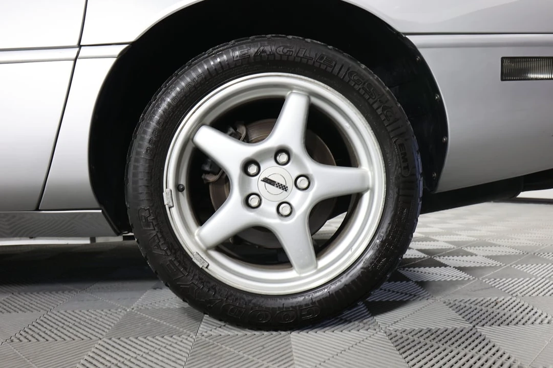 1996 Chevrolet Corvette C4 - Image 8 of 31