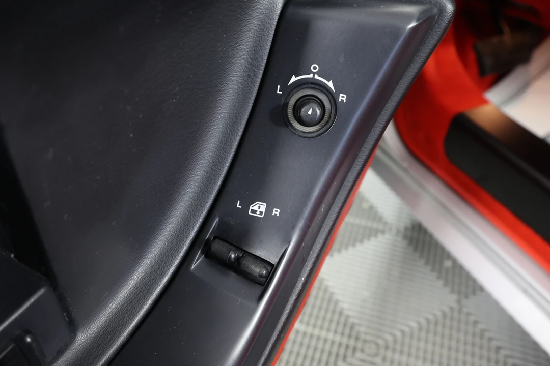 1996 Chevrolet Corvette C4 - Image 28 of 31