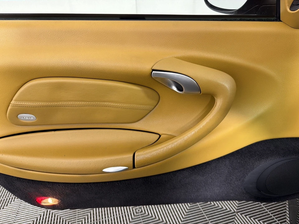 2001 Porsche 996 Carrera - Image 14 of 28