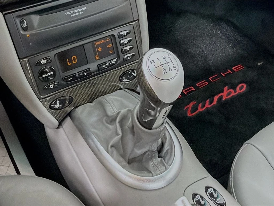 2001 Porsche 911 - Image 20 of 31