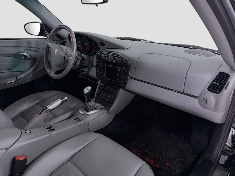 2001 Porsche 911 - Image 28 of 31