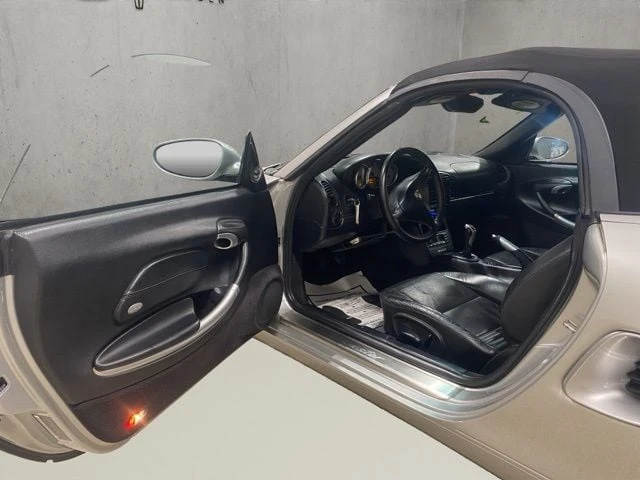 2001 Porsche 986 Boxster S - Image 11 of 31