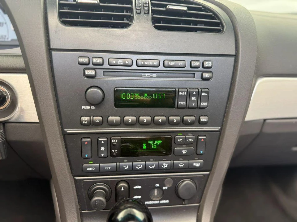 2002 Ford Thunderbird 11th Gen - Image 22 of 26