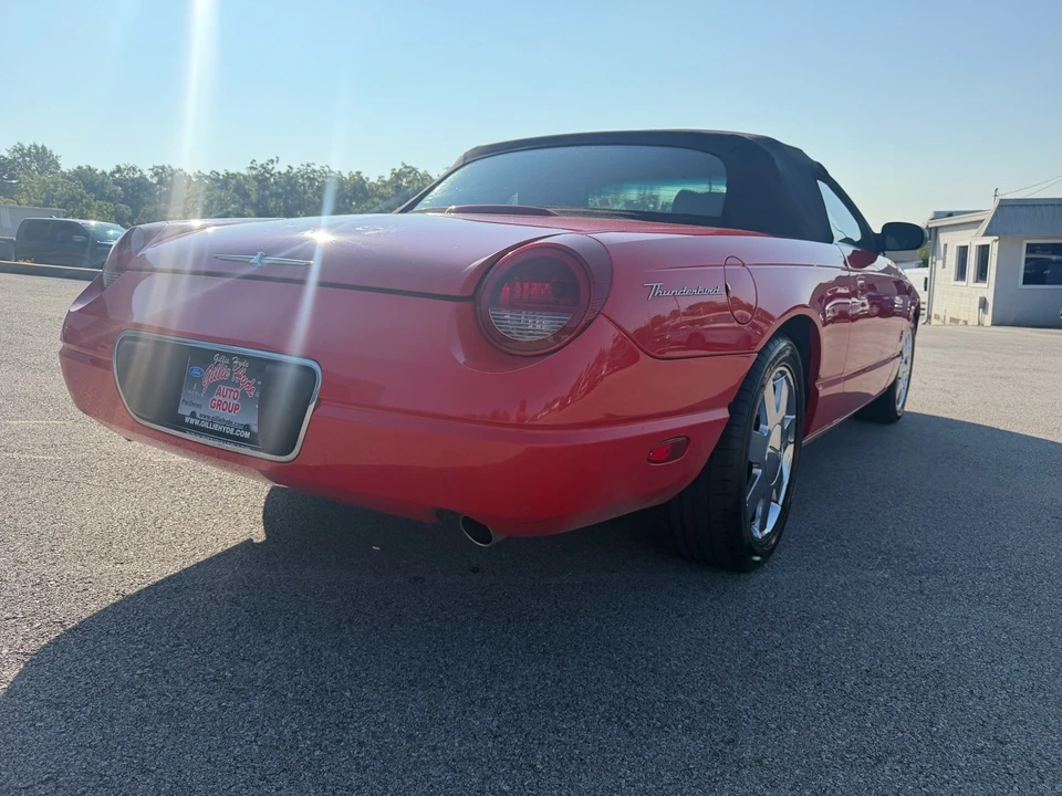 2002 Ford Thunderbird 11th Gen - Image 17 of 31