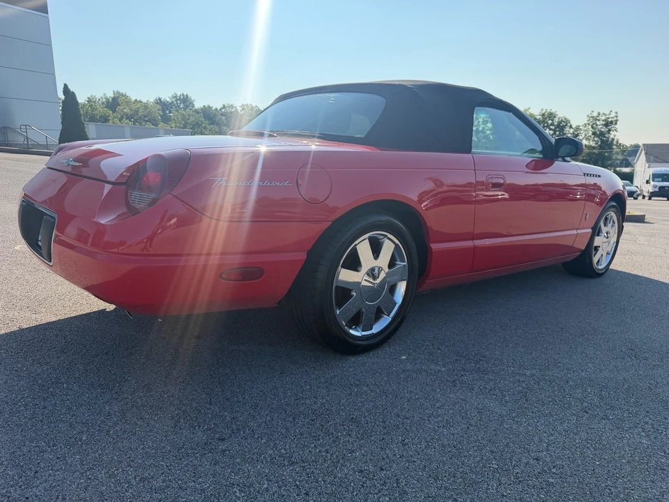 2002 Ford Thunderbird 11th Gen - Image 18 of 31