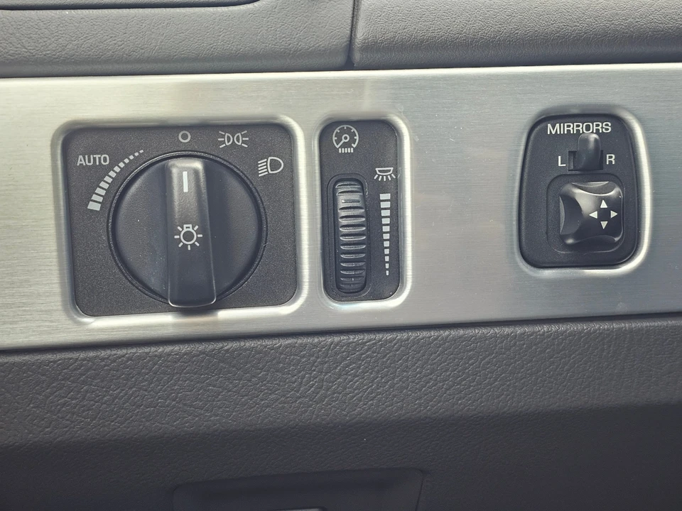 2002 Ford Thunderbird 11th Gen - Image 28 of 30